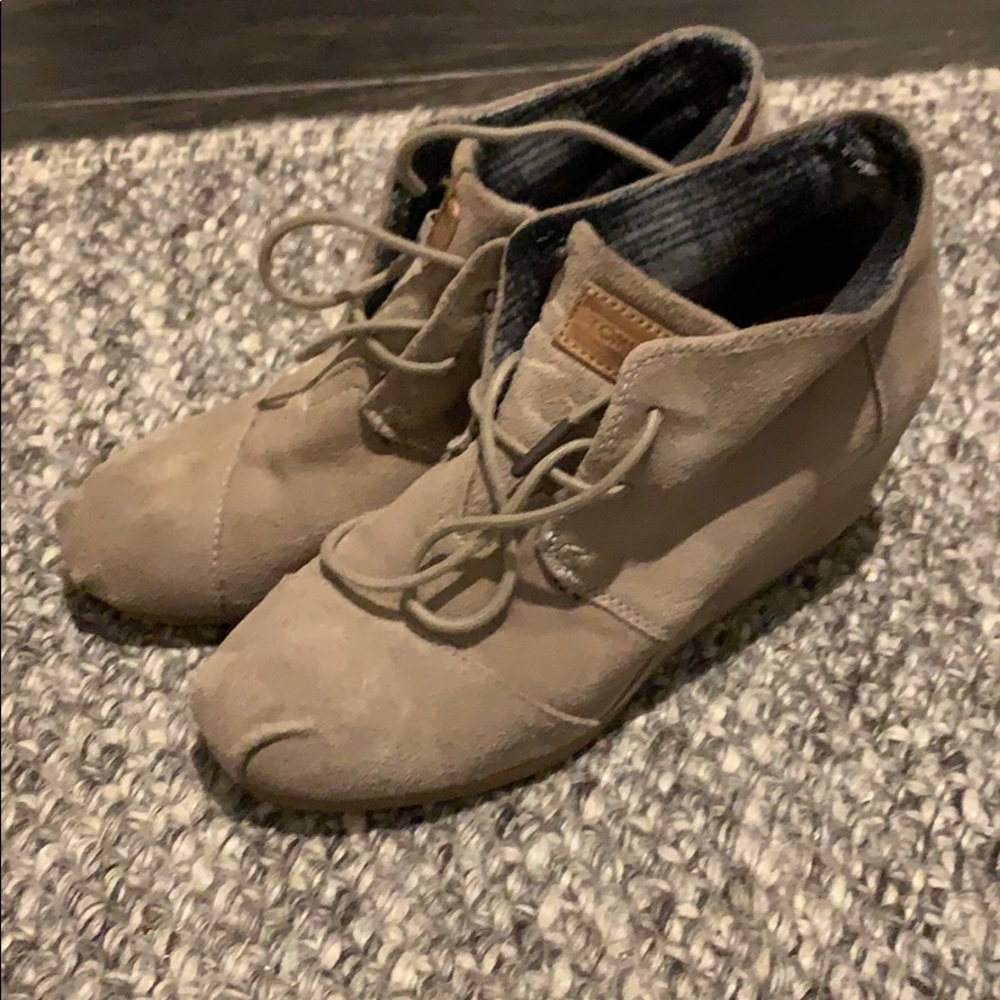 Toms wedge booties